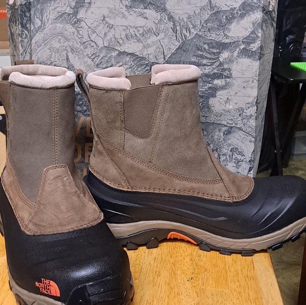 The North Face Chilkat III Winter Snow Boot, mens 9.5